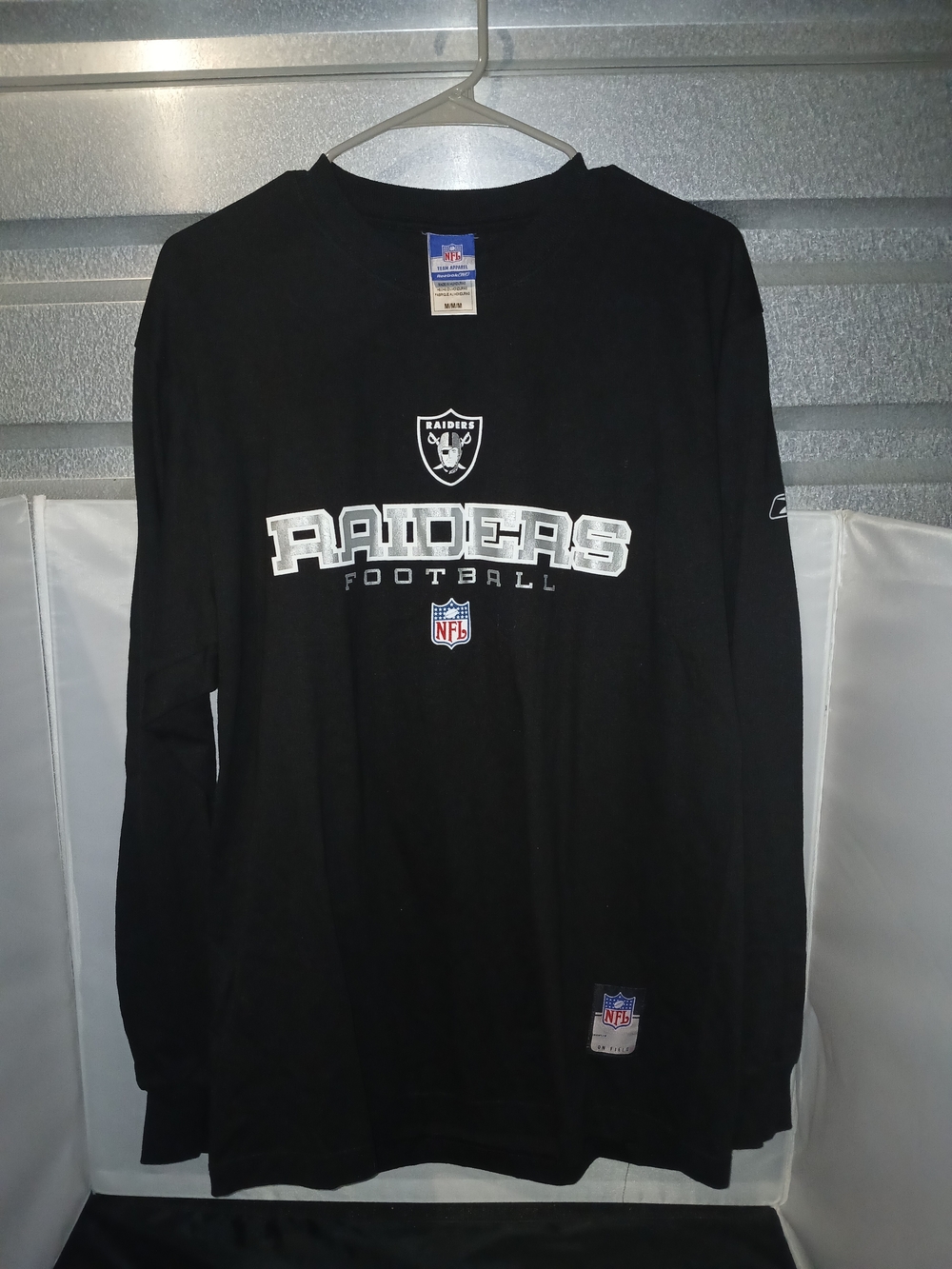 Vintage Reebok NFL Team Apparel Raiders Long-Sleeve T-Shirt (Black, Size M)